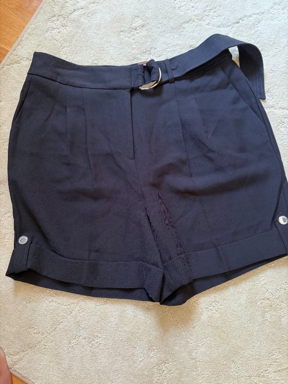 White House Black Market 5" Short Black Size 6